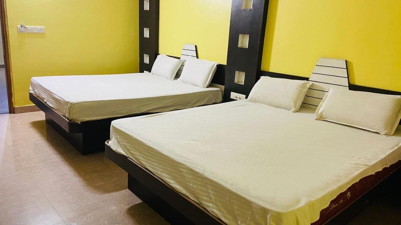 Hotel M J Residency Puri Buitenkant foto
