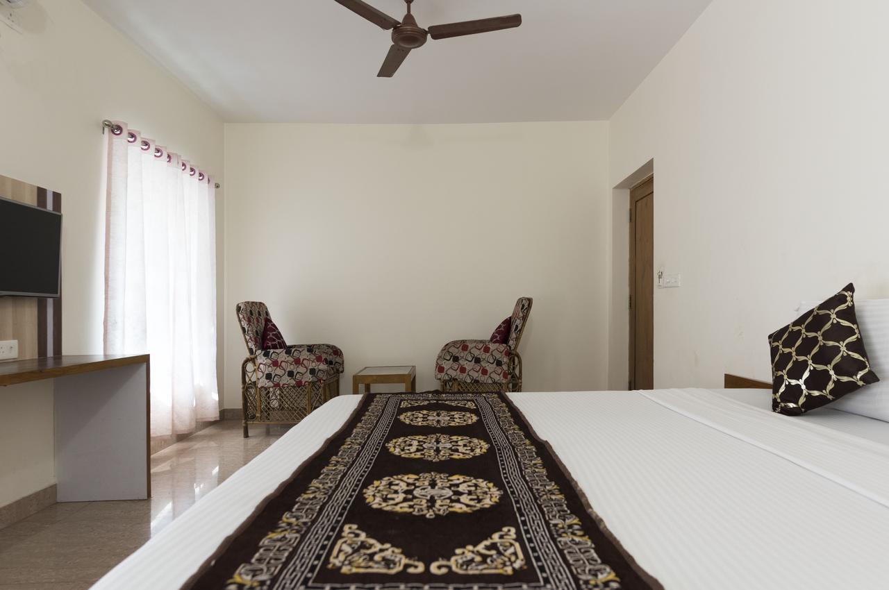 Hotel M J Residency Puri Buitenkant foto