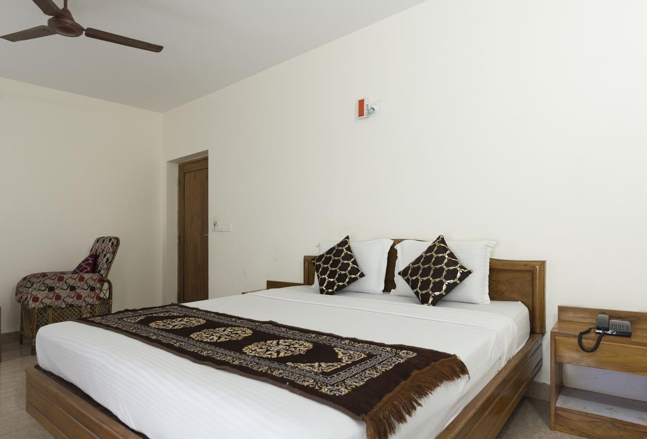 Hotel M J Residency Puri Buitenkant foto
