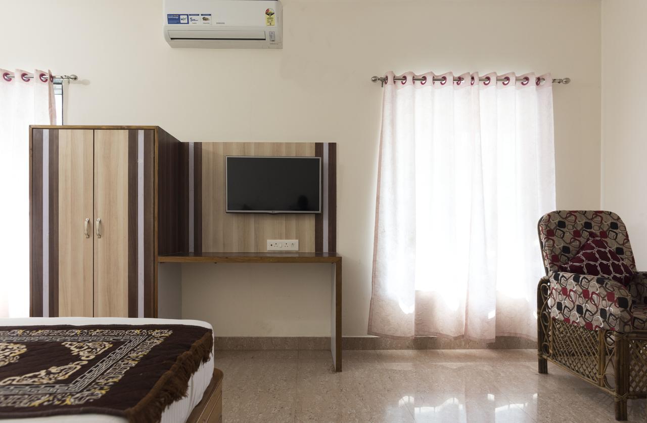 Hotel M J Residency Puri Buitenkant foto