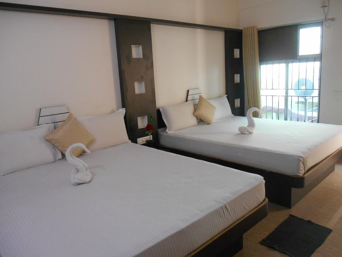 Hotel M J Residency Puri Buitenkant foto