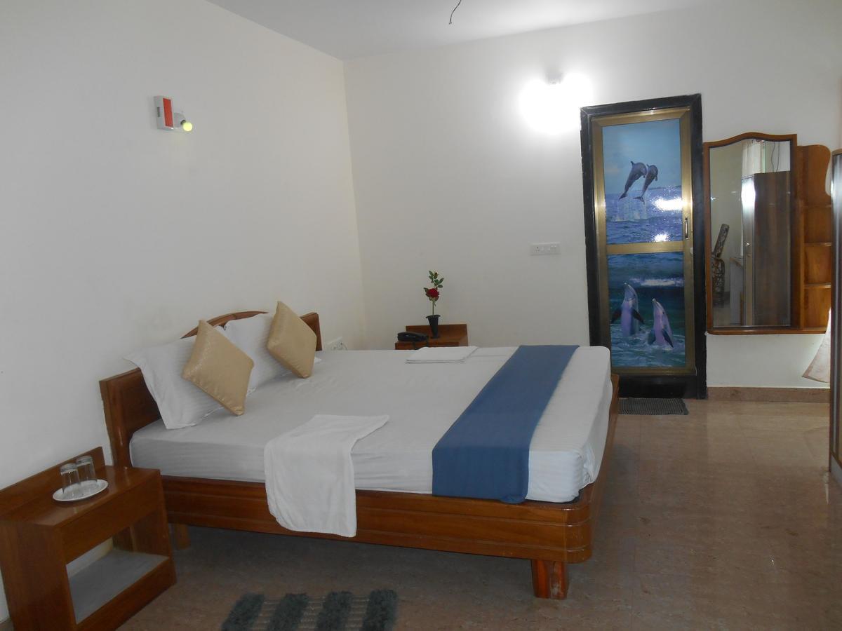 Hotel M J Residency Puri Buitenkant foto