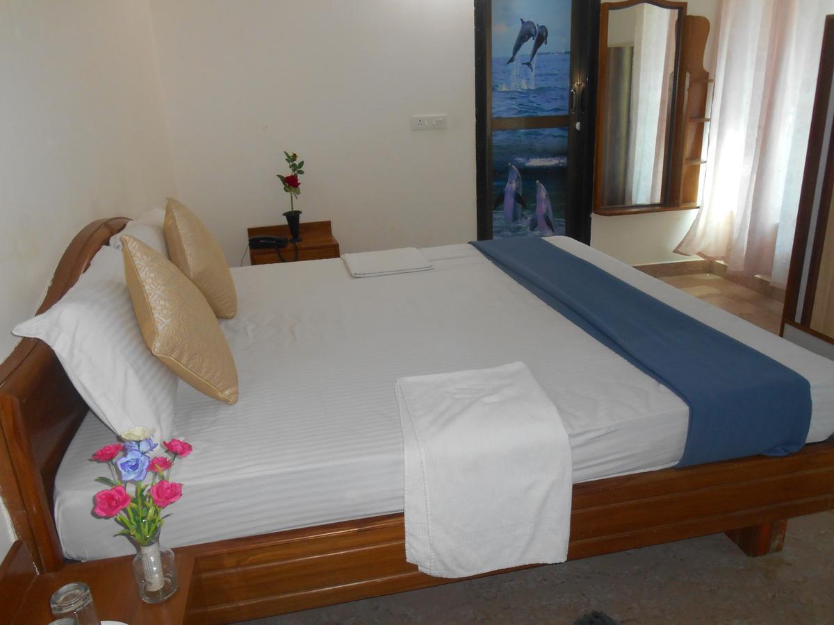 Hotel M J Residency Puri Buitenkant foto