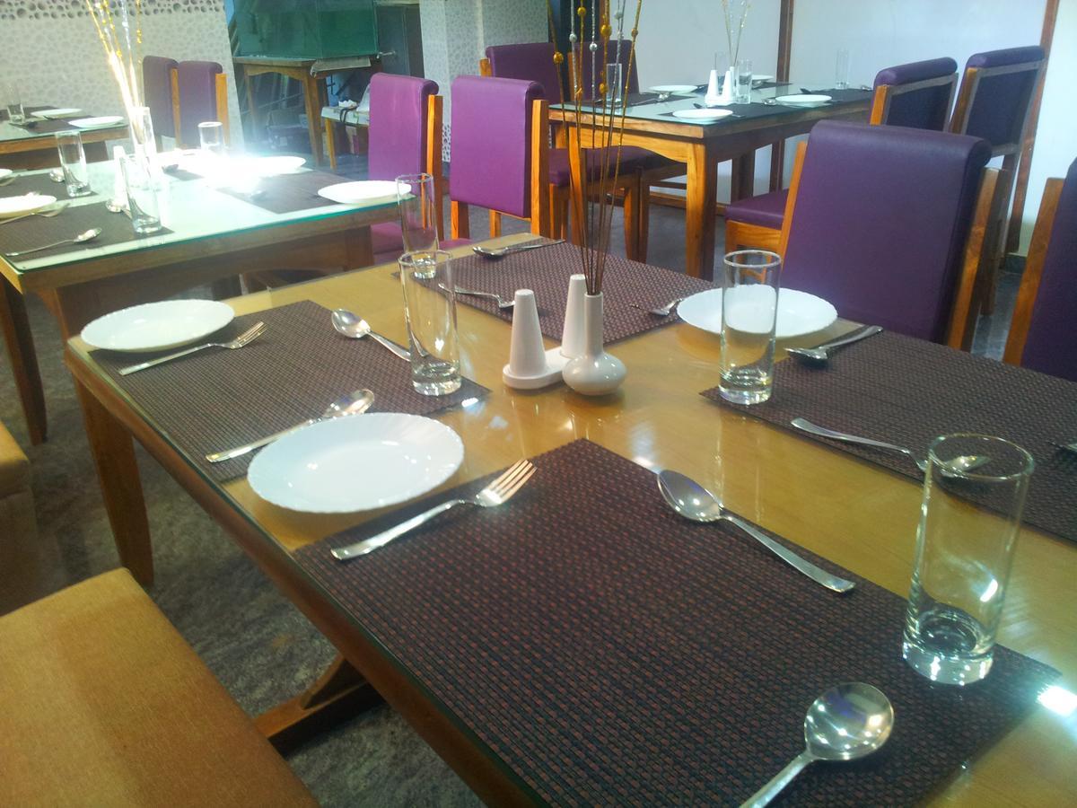 Hotel M J Residency Puri Buitenkant foto