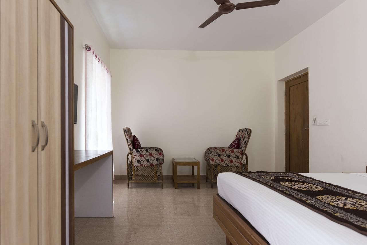 Hotel M J Residency Puri Buitenkant foto
